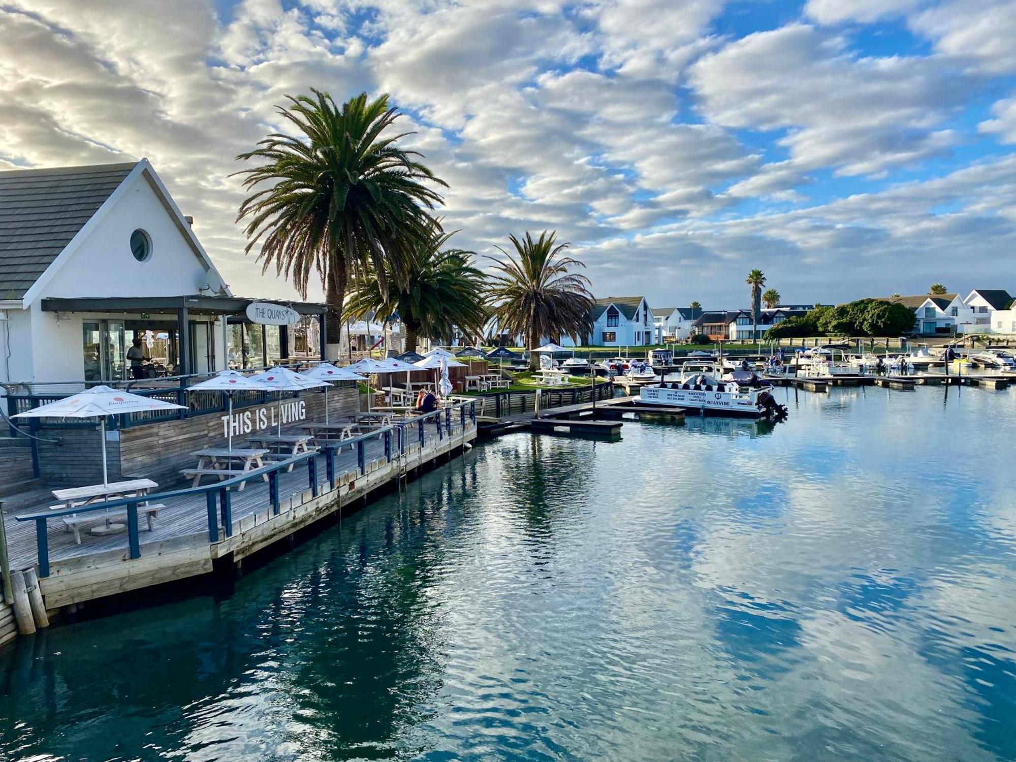 Canal Guest House - Waterfront Boutique Bed & Breakfast - Solar Power St Francis Bay Kültér fotó