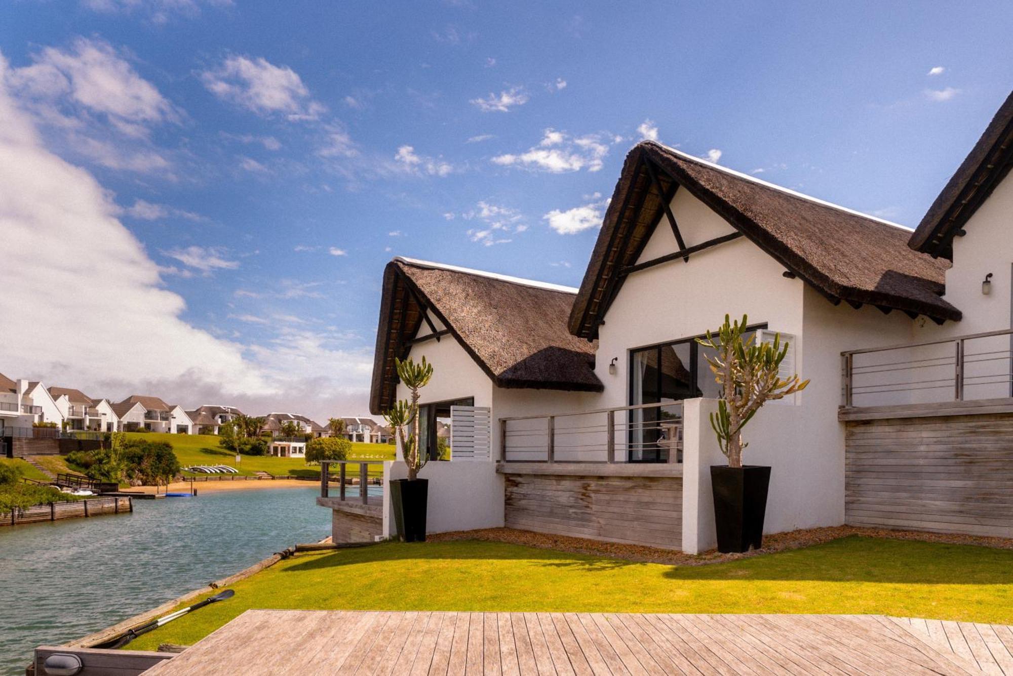 Canal Guest House - Waterfront Boutique Bed & Breakfast - Solar Power St Francis Bay Kültér fotó