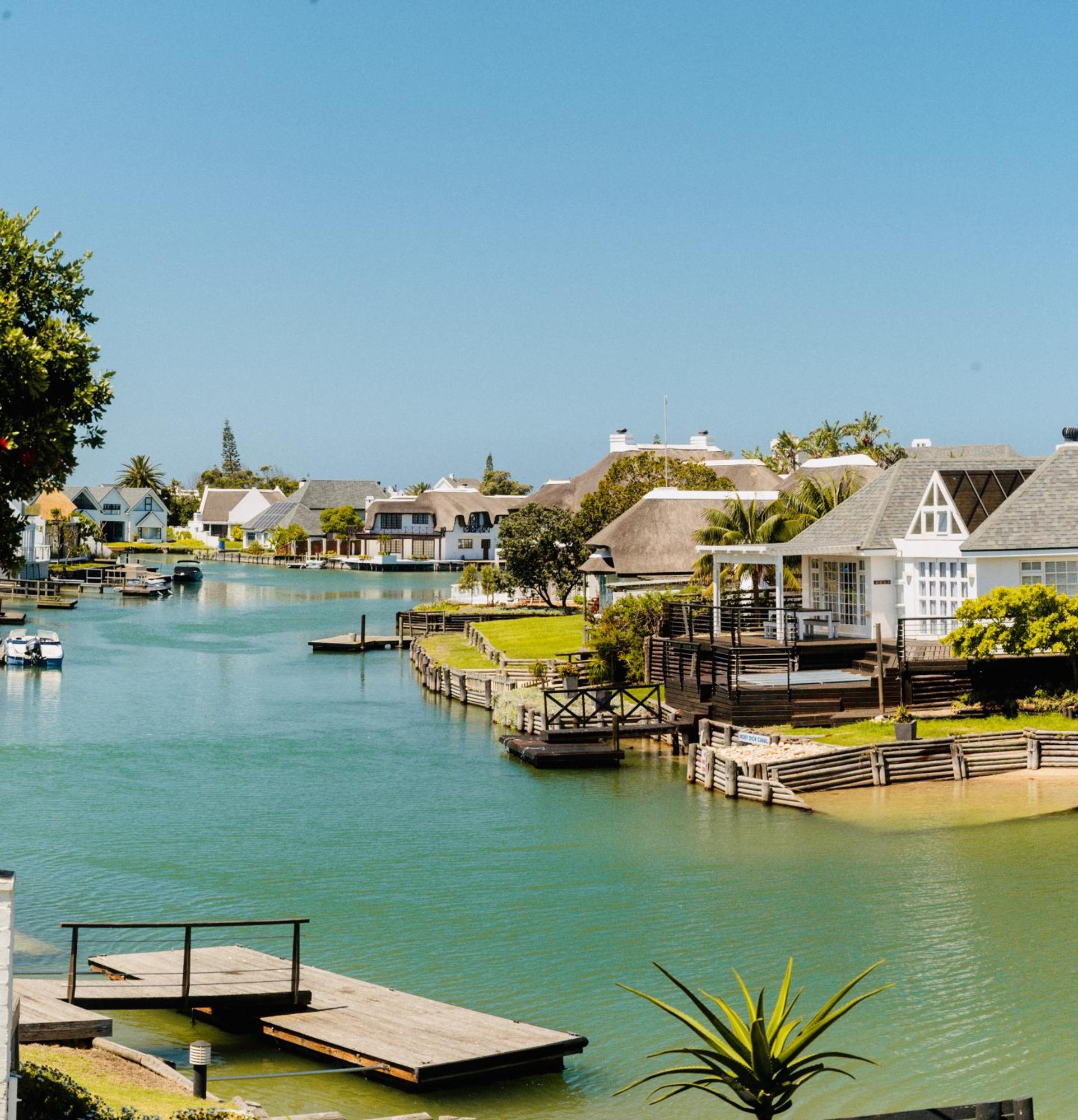 Canal Guest House - Waterfront Boutique Bed & Breakfast - Solar Power St Francis Bay Kültér fotó