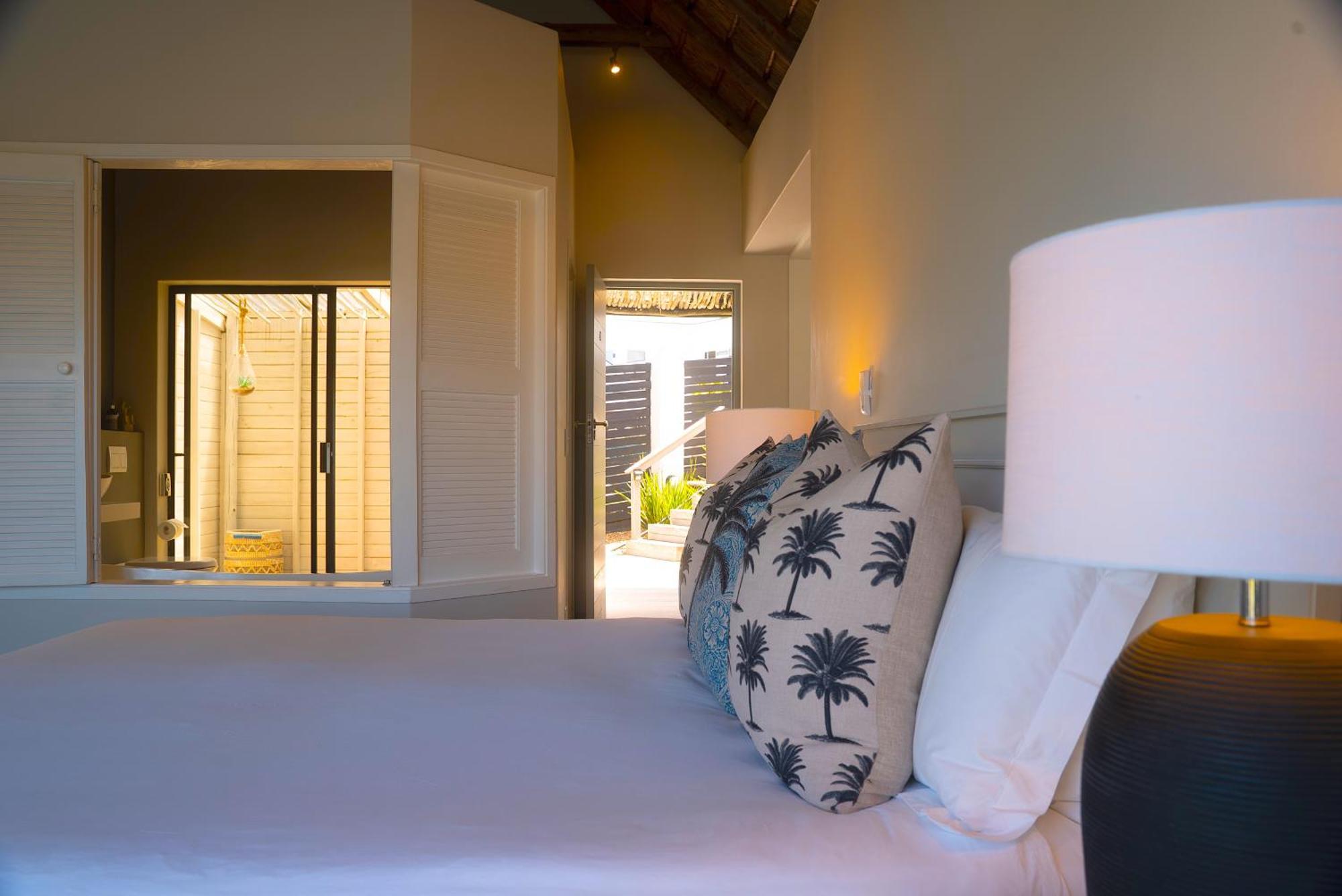 Canal Guest House - Waterfront Boutique Bed & Breakfast - Solar Power St Francis Bay Szoba fotó