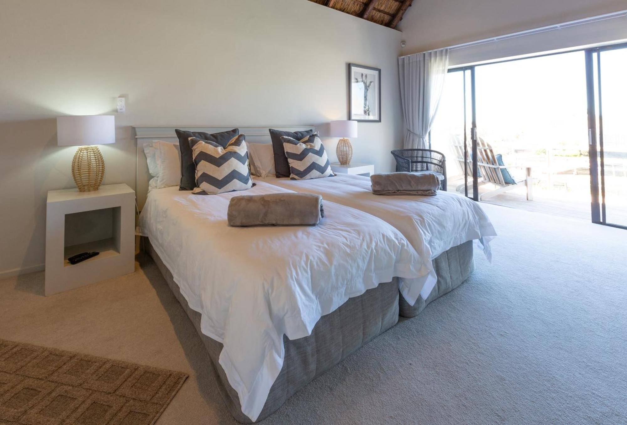 Canal Guest House - Waterfront Boutique Bed & Breakfast - Solar Power St Francis Bay Kültér fotó